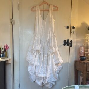 Unique White Ballon Sleeveless Dress